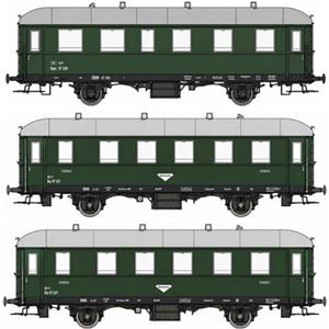 C3331 Nebenbahnwagen B Ci Set ÖBB Ep.III C3331 BEES tannengrün 3-teilig.jpg